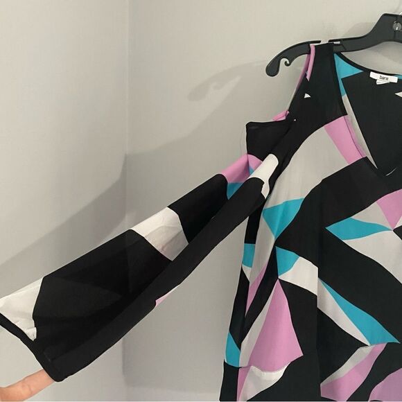 Bar III Women’s V Neck Geometric Printed Cold-Shoulder Blouse size L - Picture 3 of 4